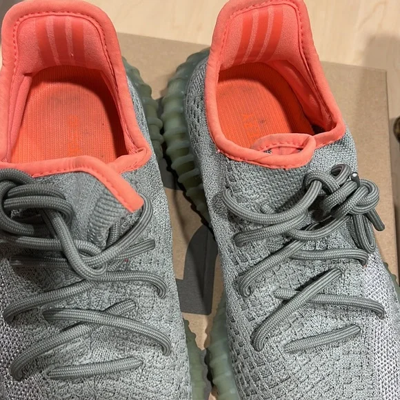YEEZY BOOST 350 Sneakers - Picture 3 of 6